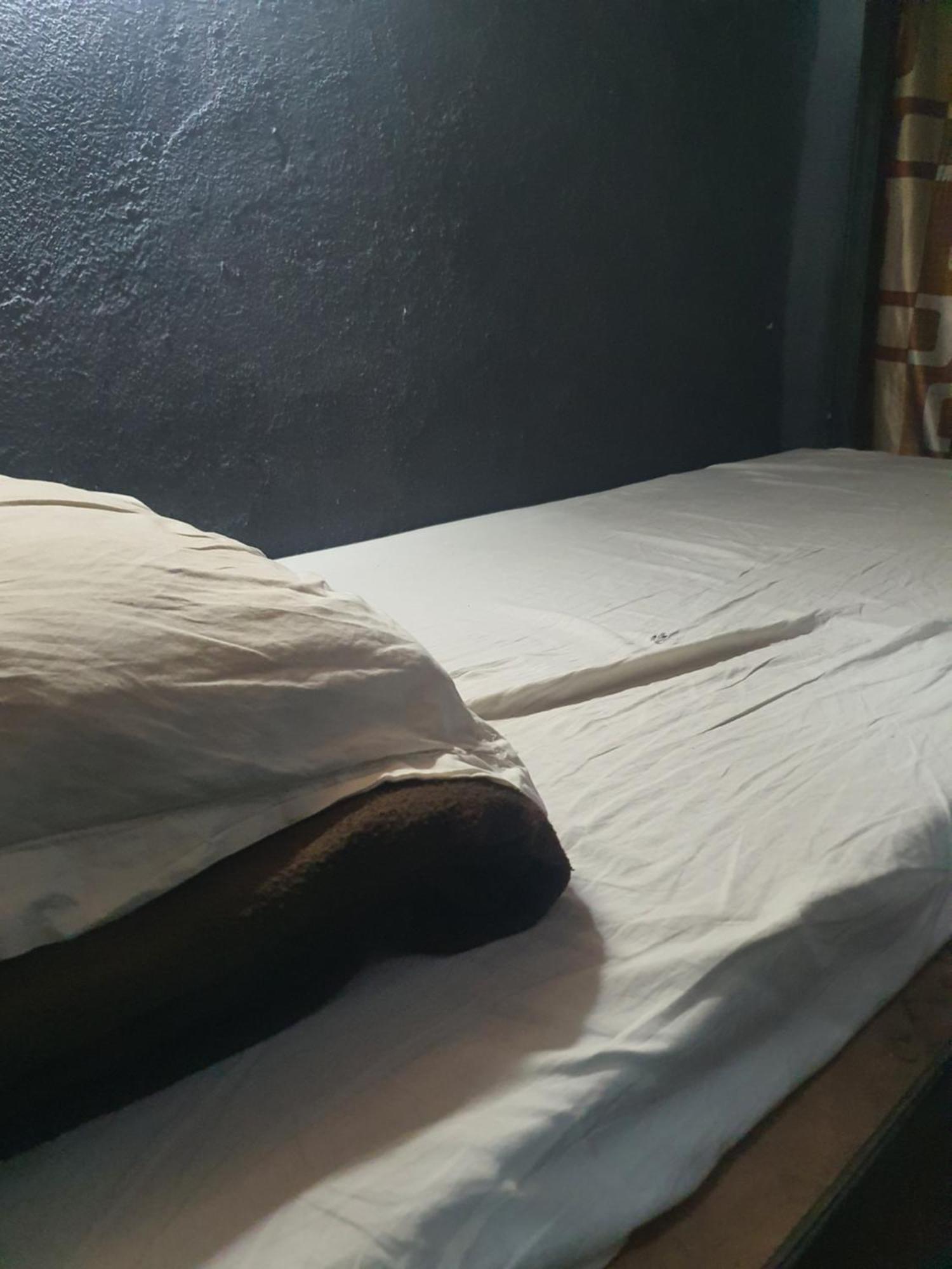 Bapuji Dormitory Hostel מומביי מראה חיצוני תמונה