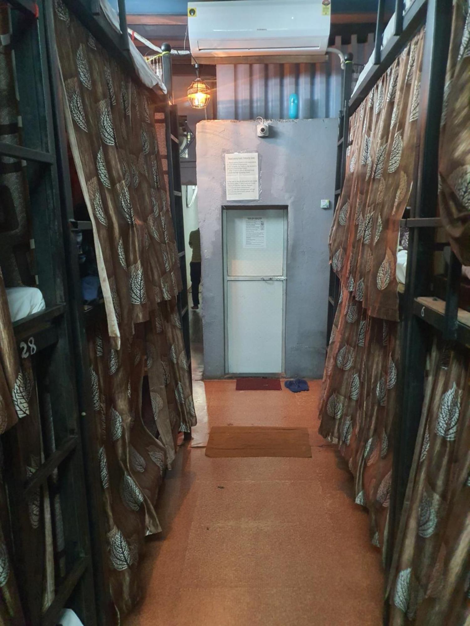 Bapuji Dormitory Hostel מומביי מראה חיצוני תמונה