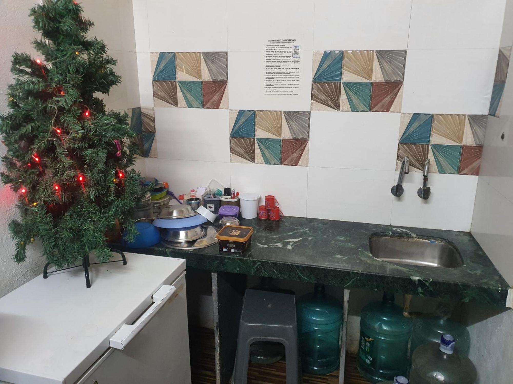 Bapuji Dormitory Hostel מומביי מראה חיצוני תמונה