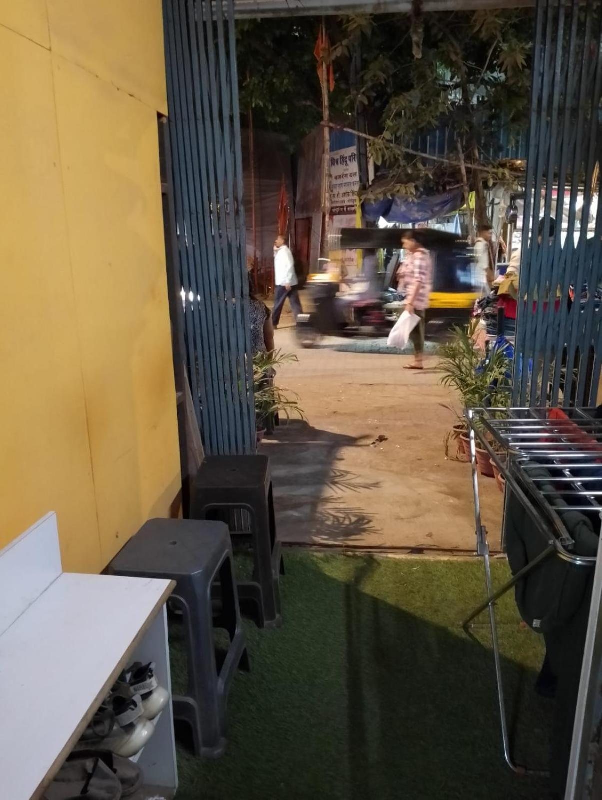 Bapuji Dormitory Hostel מומביי מראה חיצוני תמונה